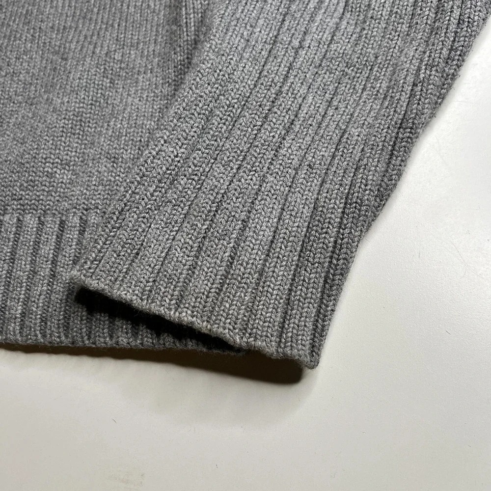 Abercrombie & Fitch Mens XL Muscle Fit V-Neck Cotton Ribbed Sweater Gray
